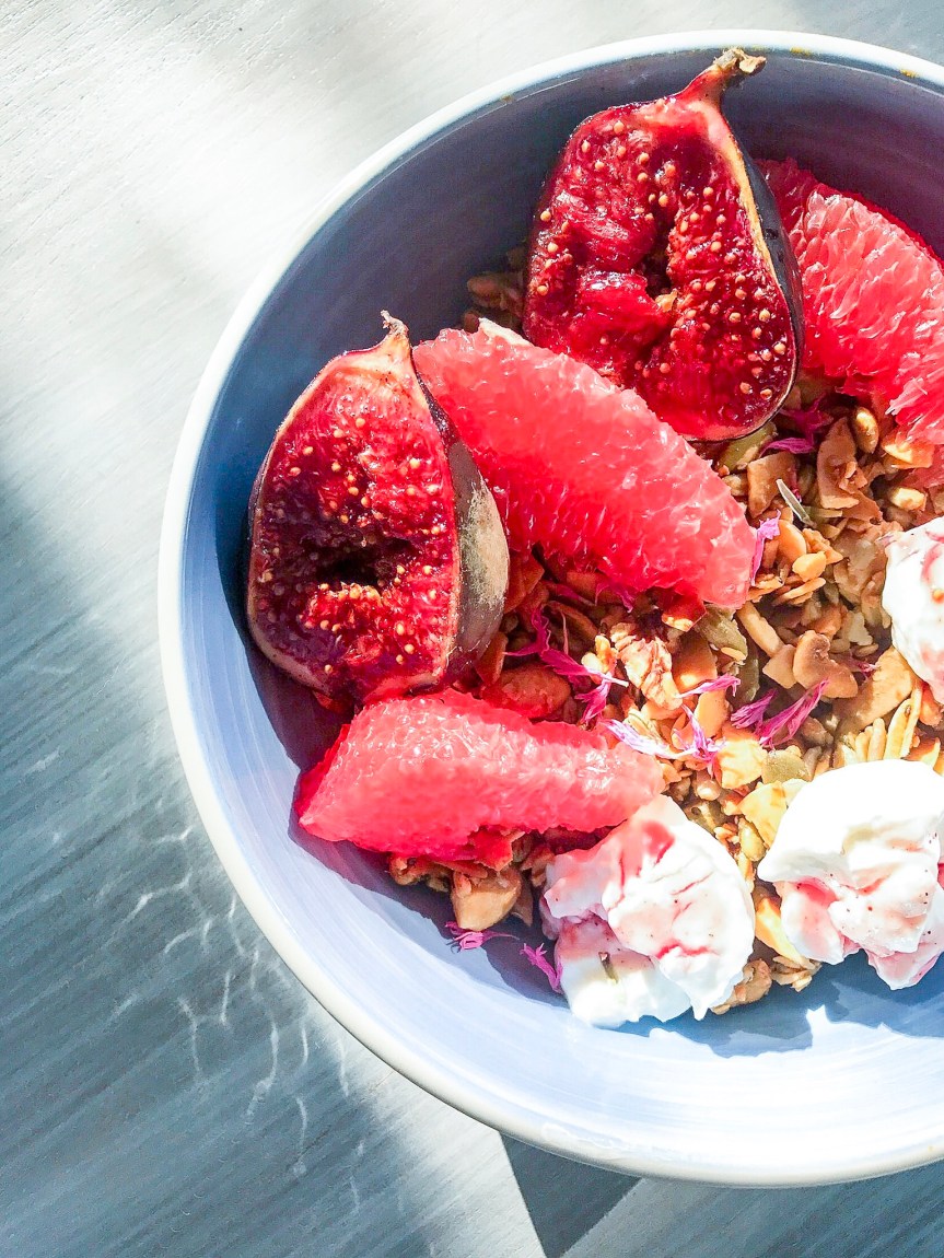 Granola et figues rôties par Echaloteandco